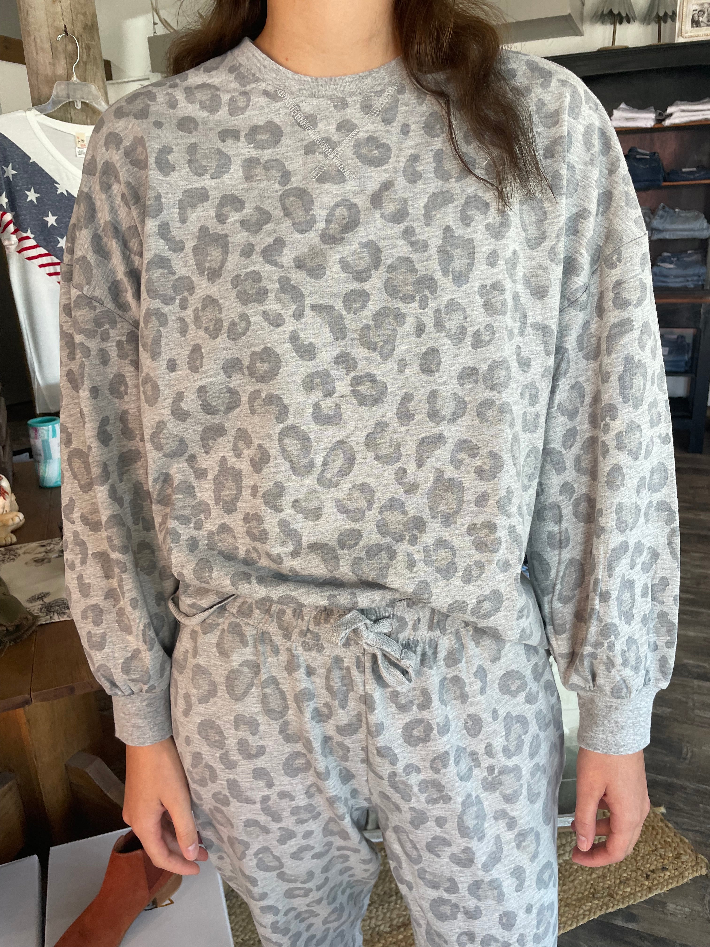 Miles Sweatshirt- Grey Leopard